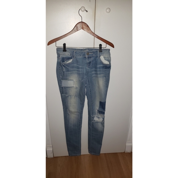 Jeans - Picture 1 of 3